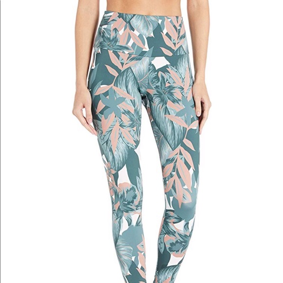 Onzie Bridge Bra and Basic Midi Leggins Set - Picture 3 of 3